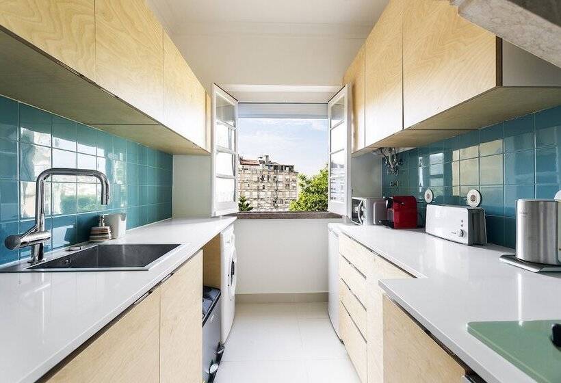 Damasceno Contemporary Apartment