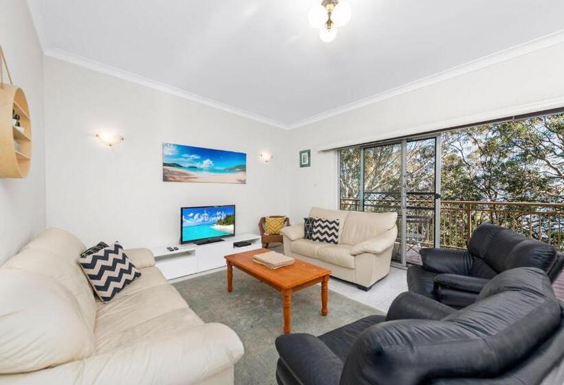 Fiddlers Green 8 Nelson Bay