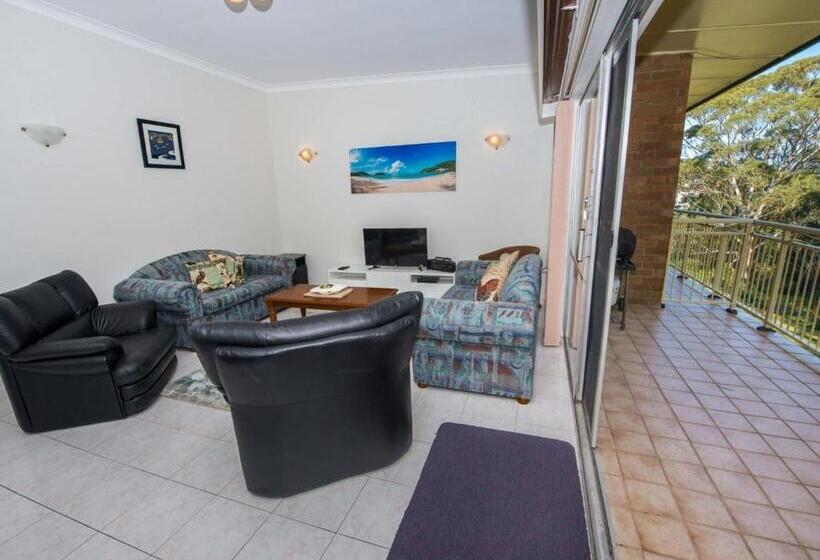 Fiddlers Green 8 Nelson Bay