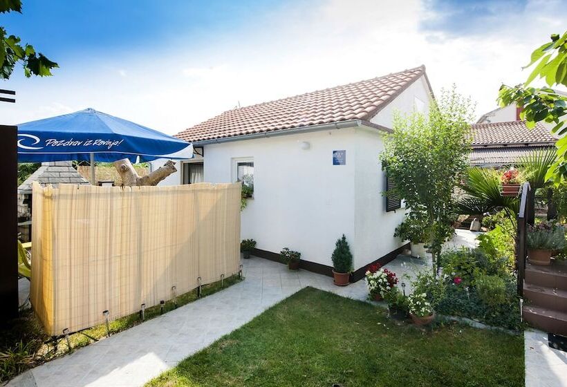 Holiday Home And Apartment Dubravka