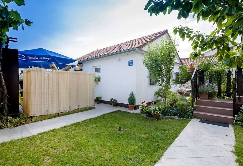 Holiday Home And Apartment Dubravka