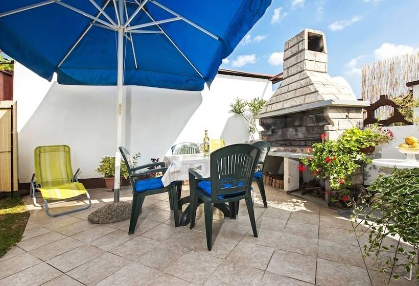 Holiday Home And Apartment Dubravka