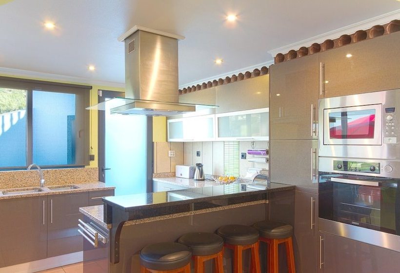 Panoramic House In Ponta Do Sol