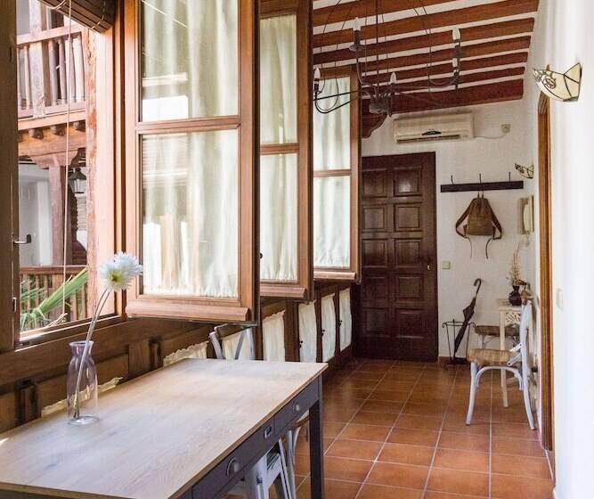 La Casa De Los Infantes By Toledo Ap