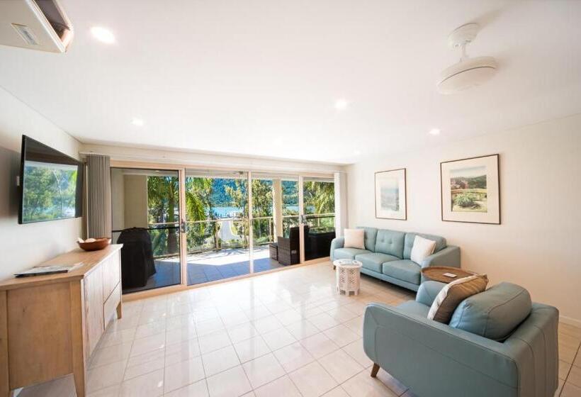 Le Jarden Vu Du Port