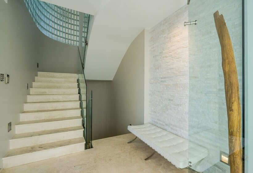 Luxurious Resort Living House