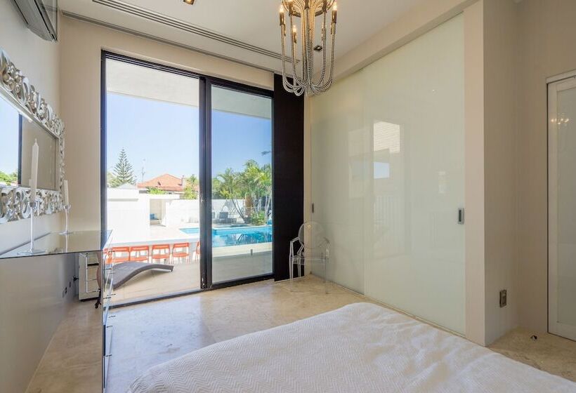 Luxurious Resort Living House