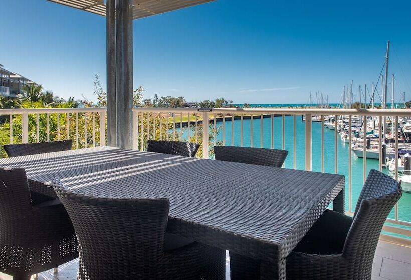 Marina Dreams   Airlie Beach