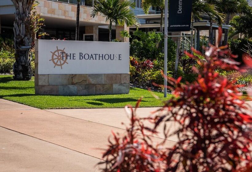 Marina Dreams   Airlie Beach