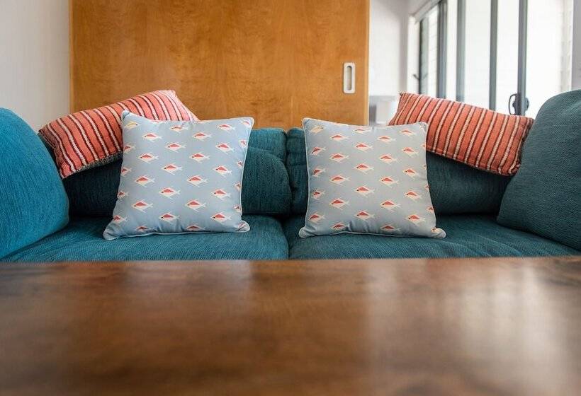 Marina Dreams   Airlie Beach