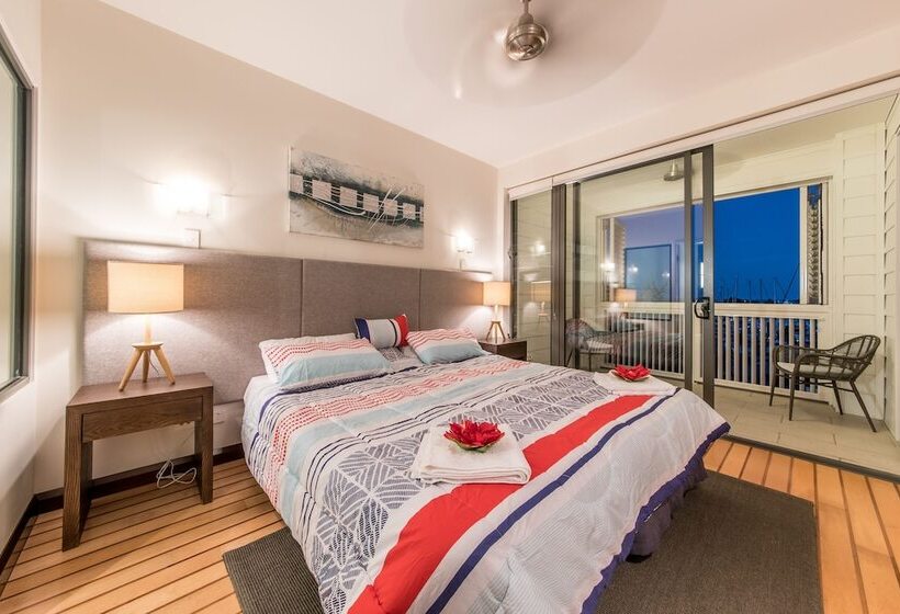 Marina Dreams   Airlie Beach