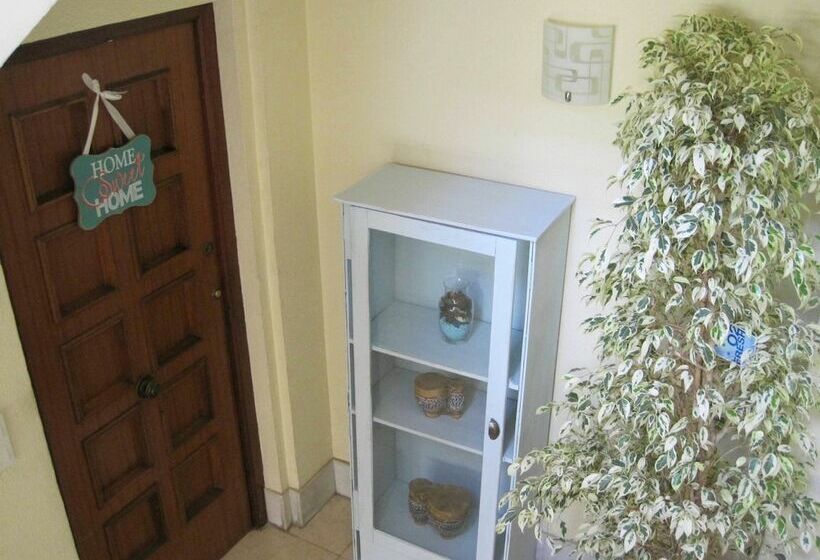 پانسیون Rafaela Guest House