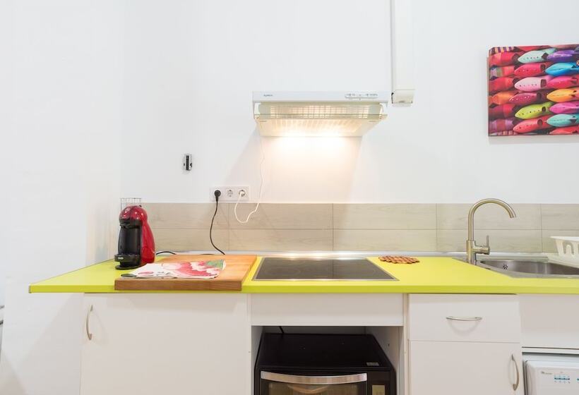 پانسیون Rafaela Guest House