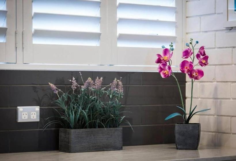 Bondi Beach Spacious Apt, Car Space, Ac And Netflix