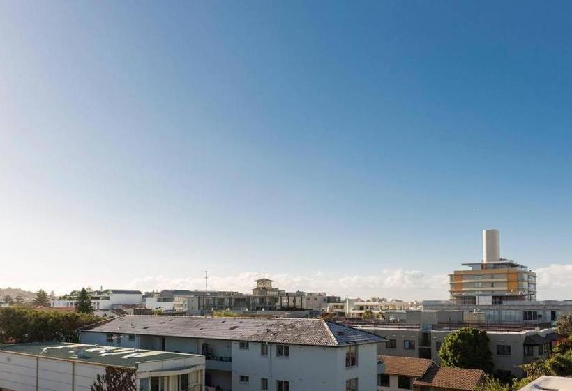 Bondi Beach Spacious Apt, Car Space, Ac And Netflix