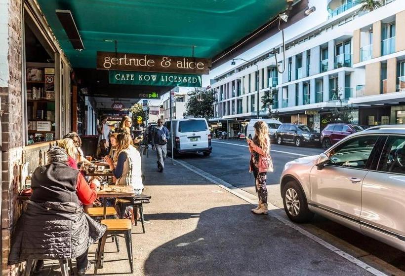 Bondi Beach Spacious Apt, Car Space, Ac And Netflix