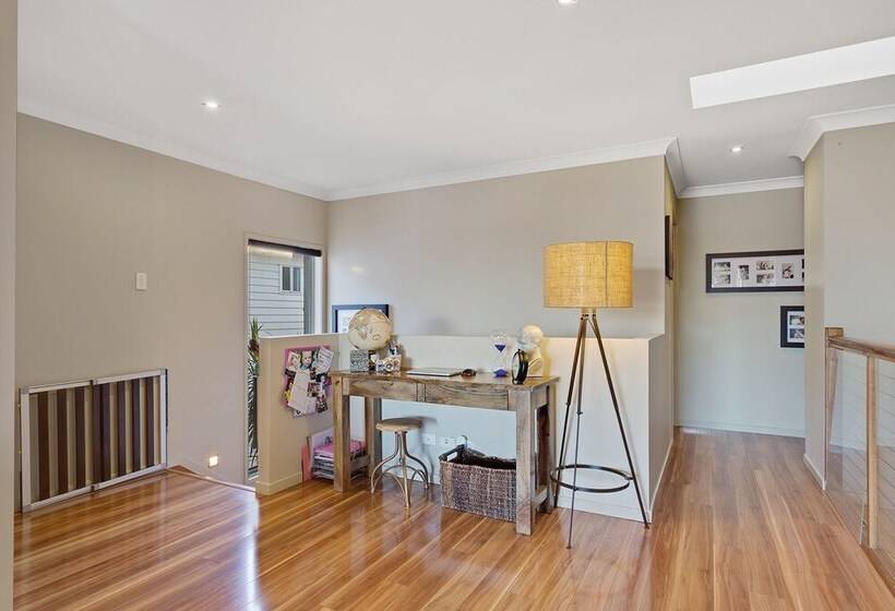 Resort Style Home Near Airport & Cbd