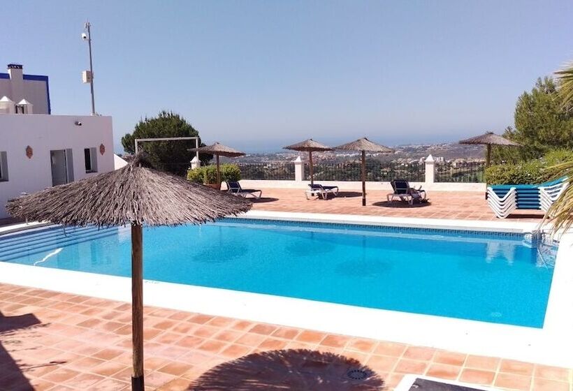 Spacious Family Benahavis Retreat