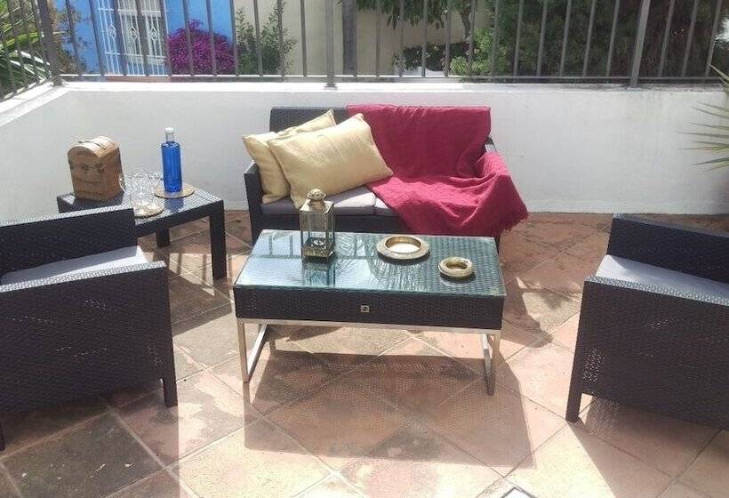 Spacious Family Benahavis Retreat