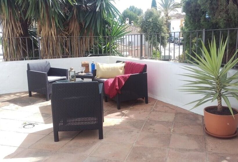 Spacious Family Benahavis Retreat