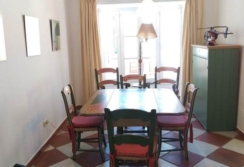 Spacious Family Benahavis Retreat