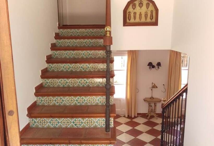 Spacious Family Benahavis Retreat