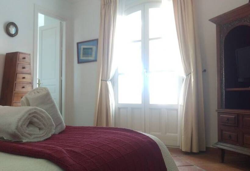 Spacious Family Benahavis Retreat