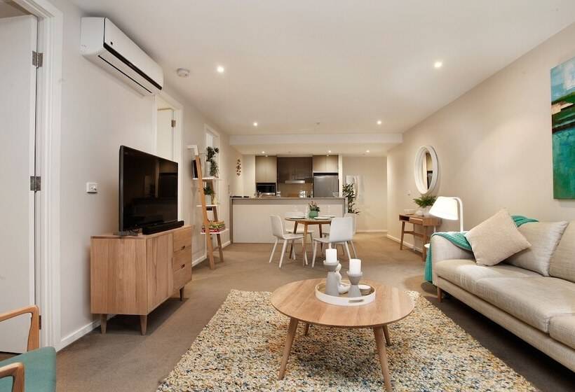 Staycentral   Nott Street Port Melbourne