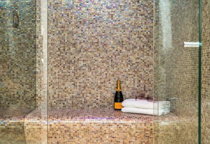 Your Luxury Escape   Onecoral