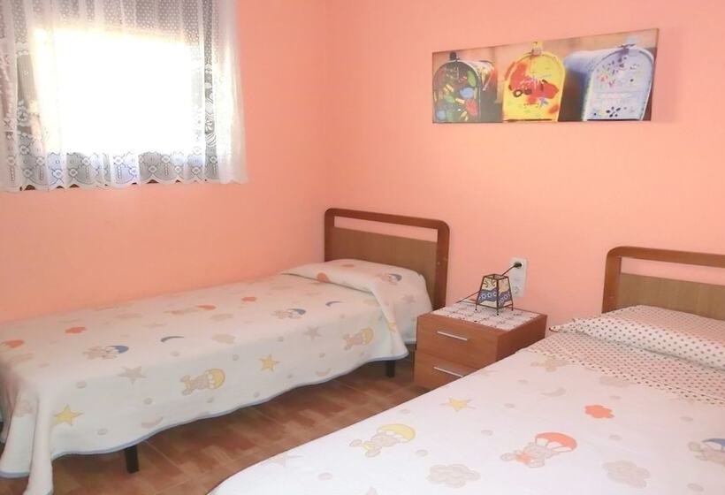 104648    Villa In Blanes