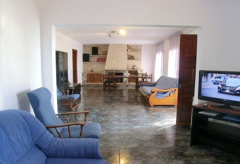 104656    Villa In Blanes