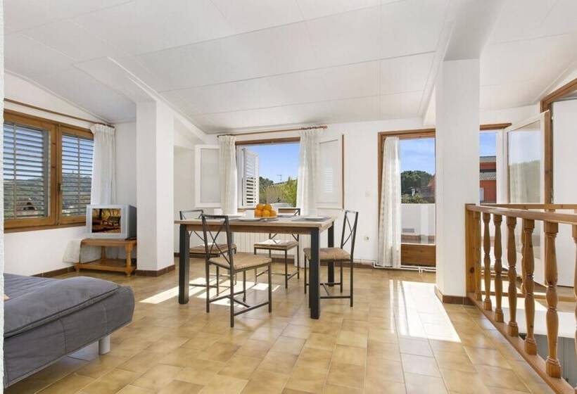 104665    Villa In Lloret De Mar