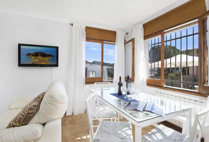 104665    Villa In Lloret De Mar