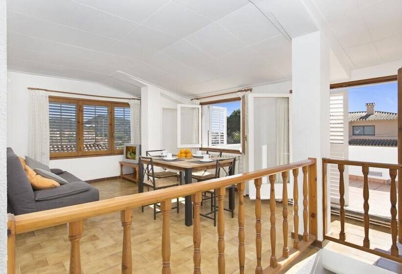 104665    Villa In Lloret De Mar