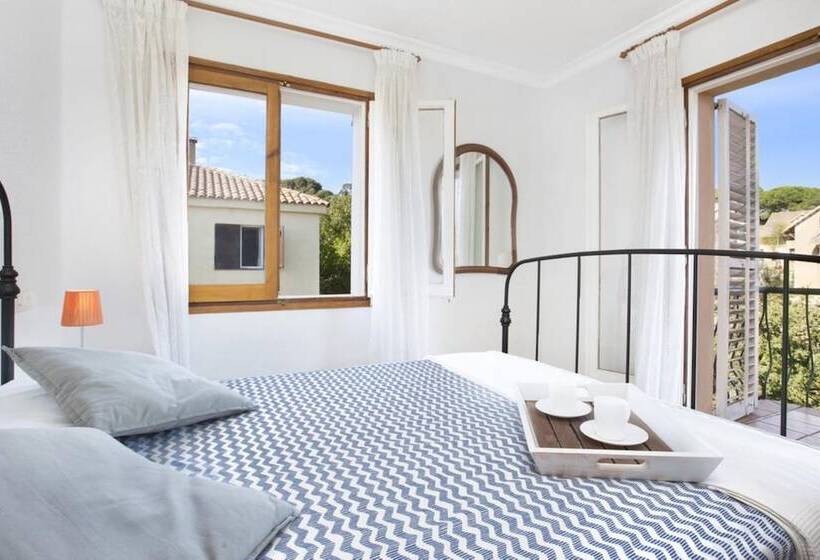 104665    Villa In Lloret De Mar