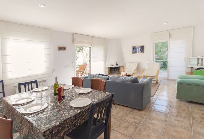 104678 Villa In Tamariu