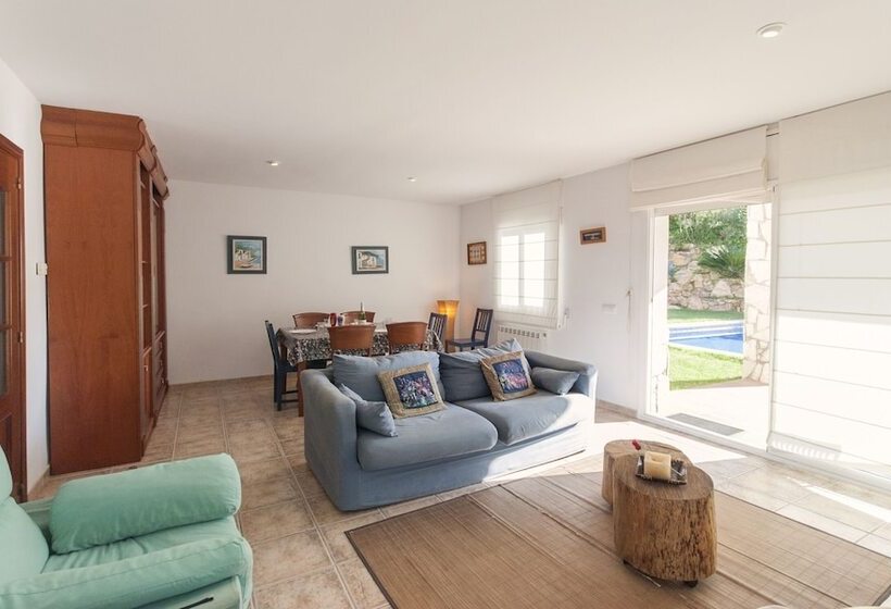 104678 Villa In Tamariu