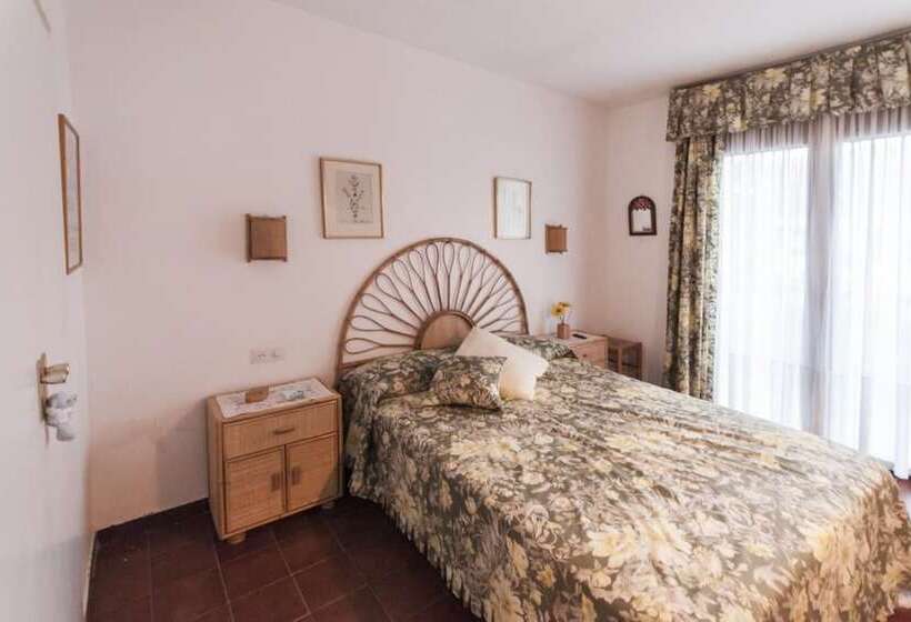 106166   House In Calella De Palafrugell