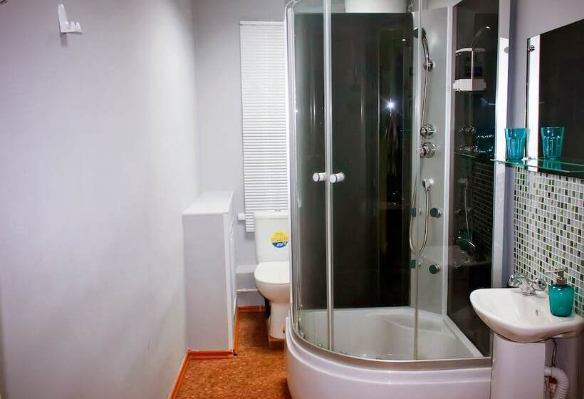 تختخواب و صبحانه Guest House Bereza