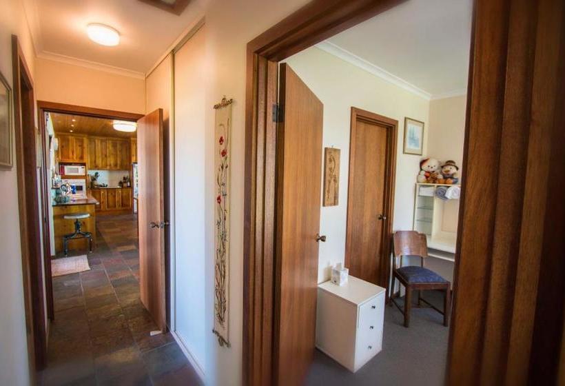 住宿加早餐  Jury Road