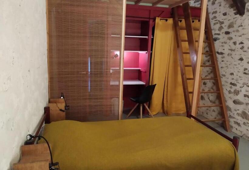 Bed and Breakfast La Tribu De Lavaud