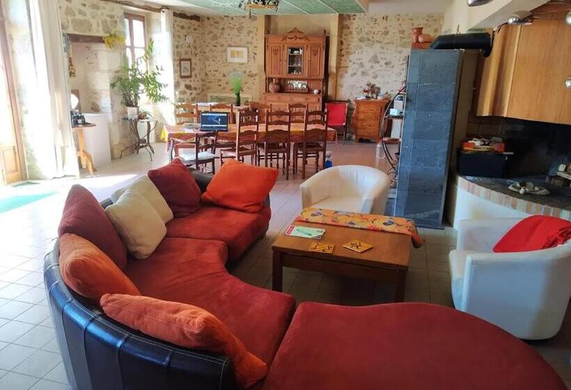 Bed and Breakfast La Tribu De Lavaud