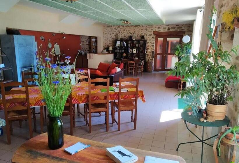 Bed and Breakfast La Tribu De Lavaud