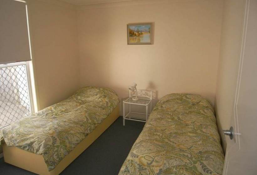 Clovelly Beach Townhouse