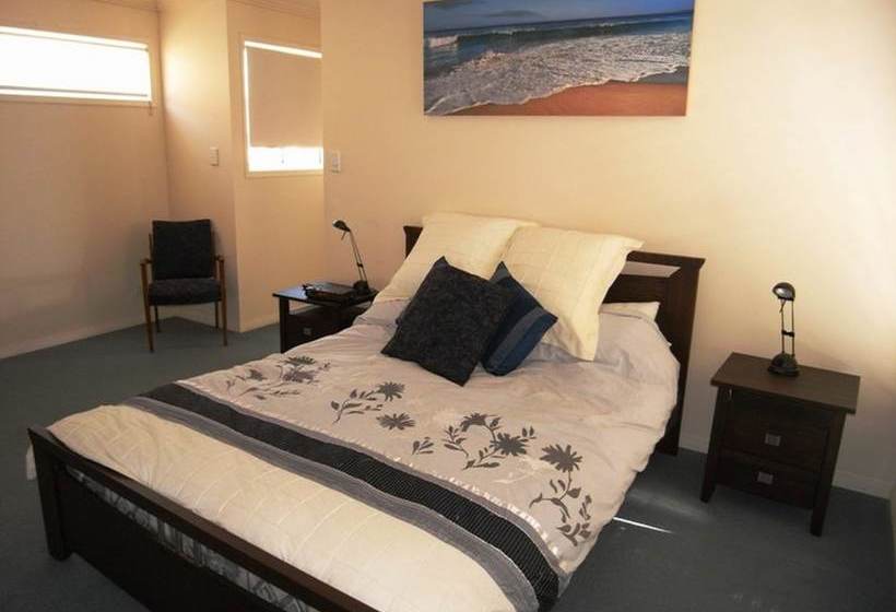 Clovelly Beach Townhouse