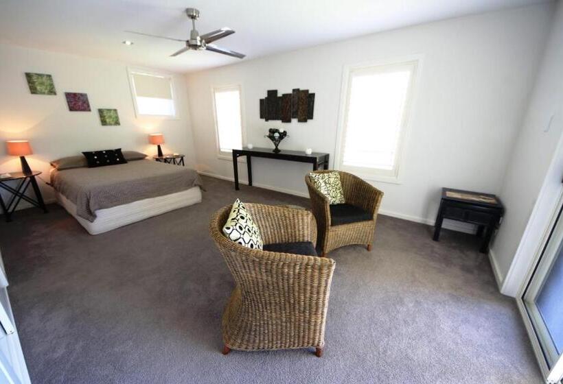 Geckos At South West Rocks   29 Marlin Drive