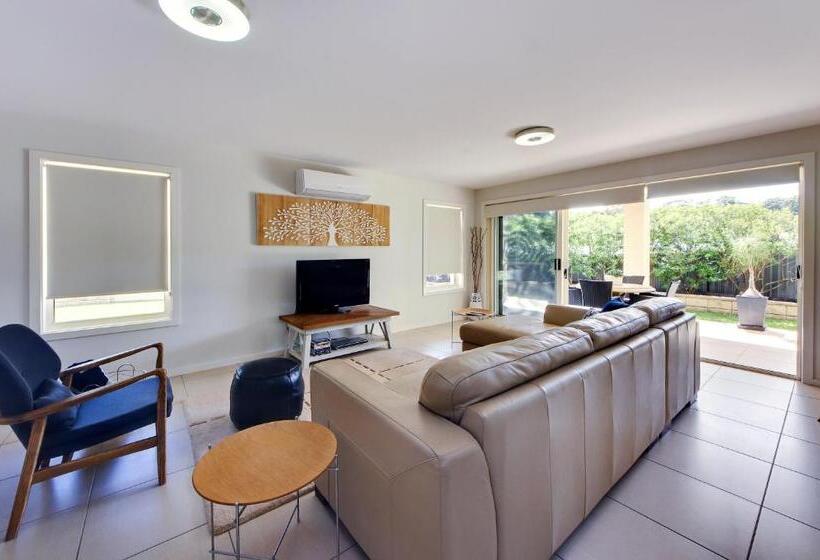 Geckos At South West Rocks   29 Marlin Drive