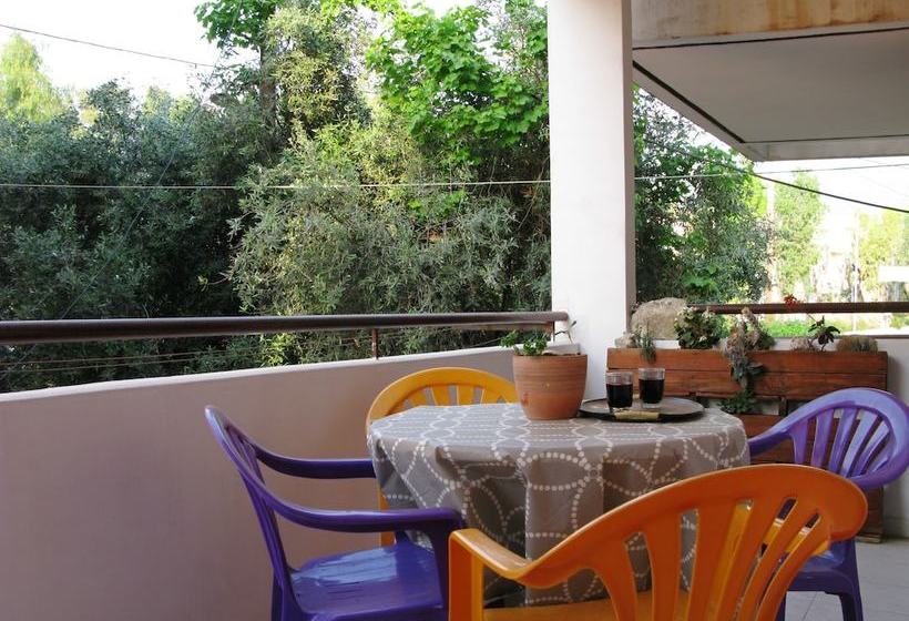 Handmade Apartment. A Step To City Center & Beach