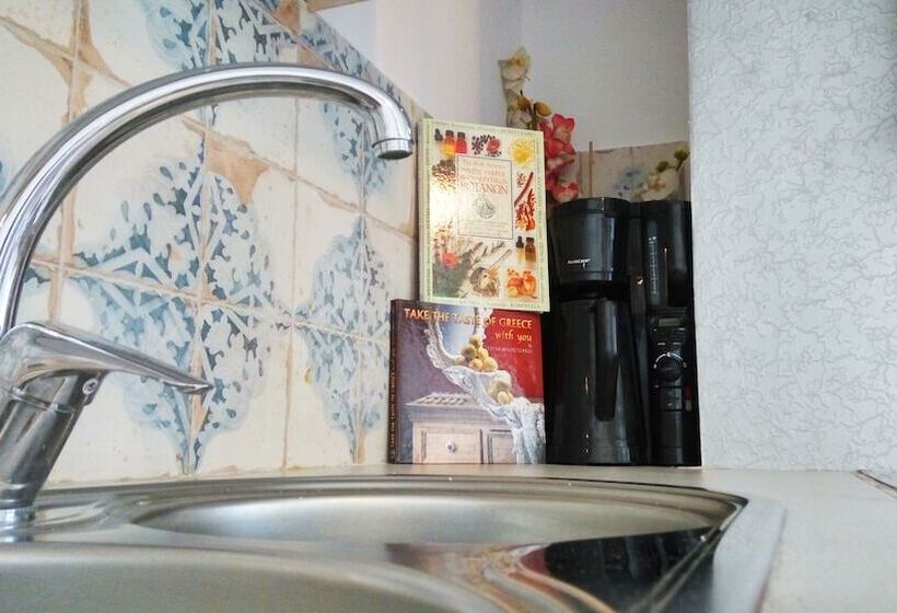 Hospitality & Traditional Food In Peloponnese