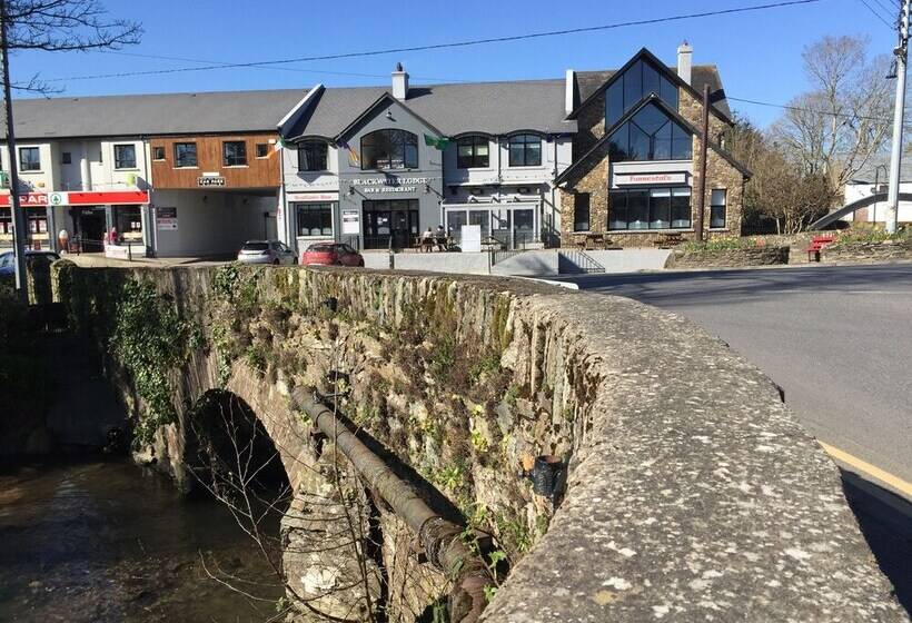 فندق Blackwater Lodge